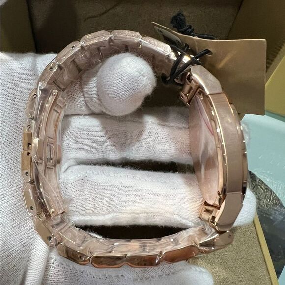 NIB Brown Dial Rose Gold Burberry Watch - Picture 3 of 16